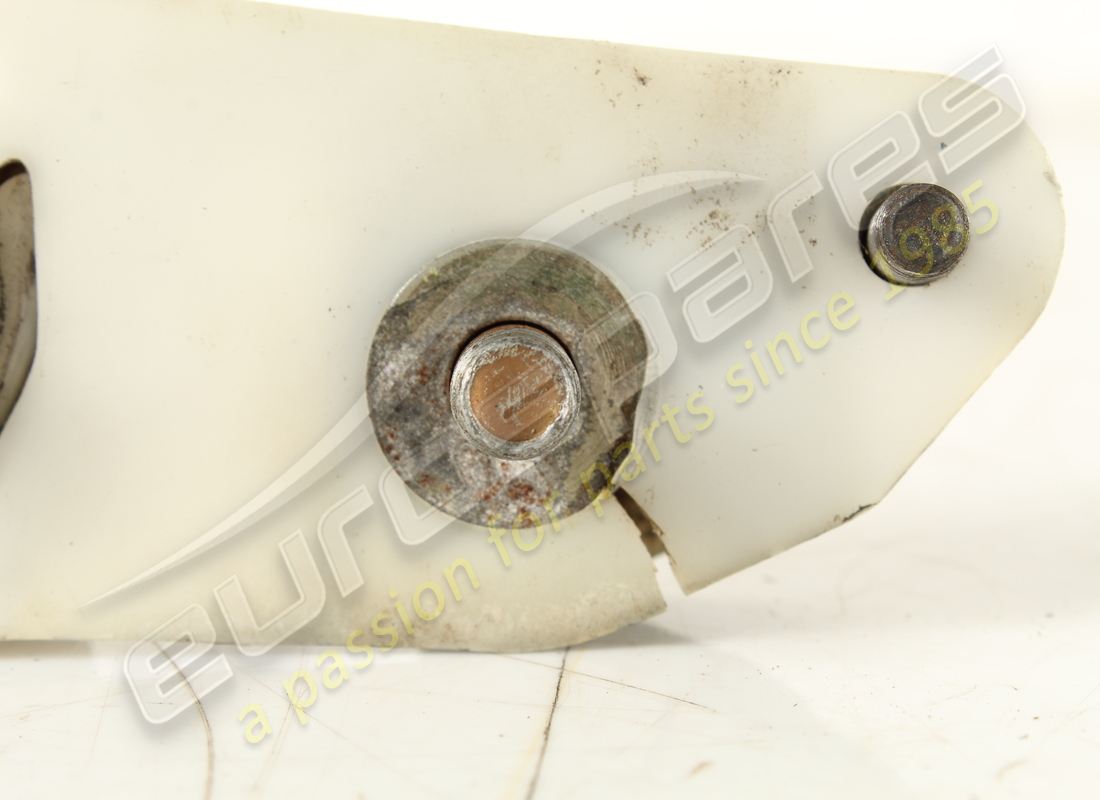 used ferrari lh catch plate. part number 40115602 (2)