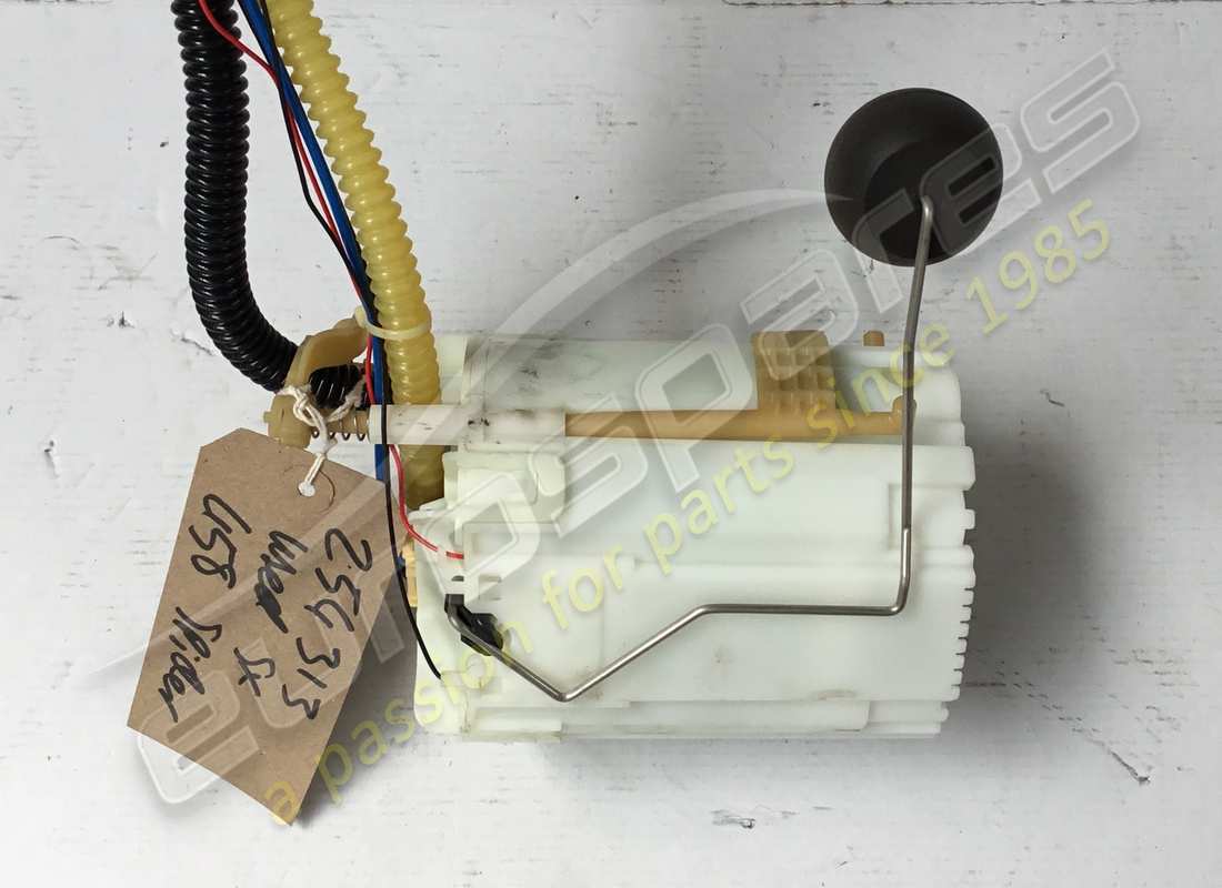 used ferrari lh fuel pump. part number 254313 (2)