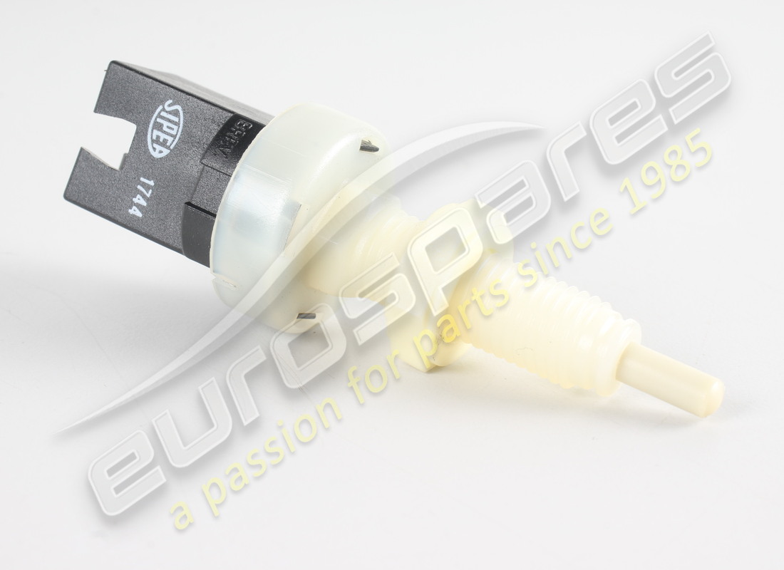 new maserati button switch. part number 133555 (1)