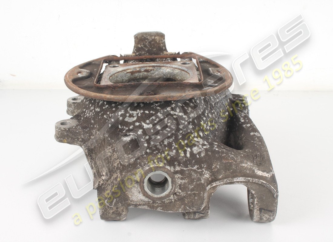used maserati complete lh rear hub holde. part number 216251 (3)