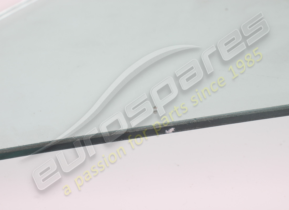 new ferrari rh front quarter light glass. part number 62395800 (4)