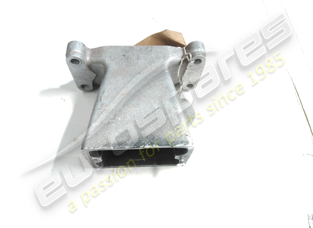 used ferrari gearbox casing. part number 133038 (1)