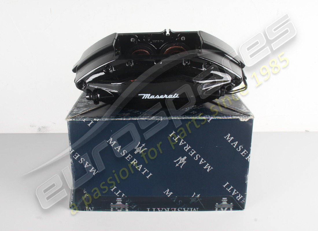 new maserati rh front caliper. part number 387201108 (1)