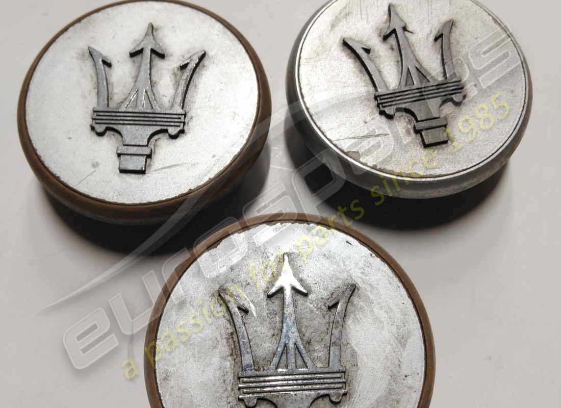 USED Maserati WHEEL BADGE . PART NUMBER 387201362 (1)