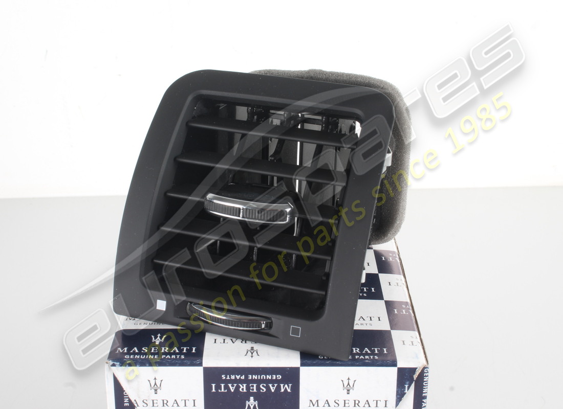new maserati bocchetta lat ds plancia m13. part number 68238500 (3)