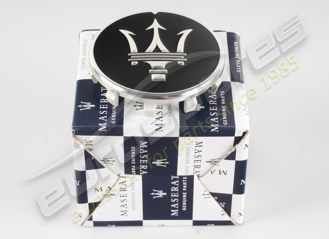 new maserati wheel badge. part number 670149986 (4)