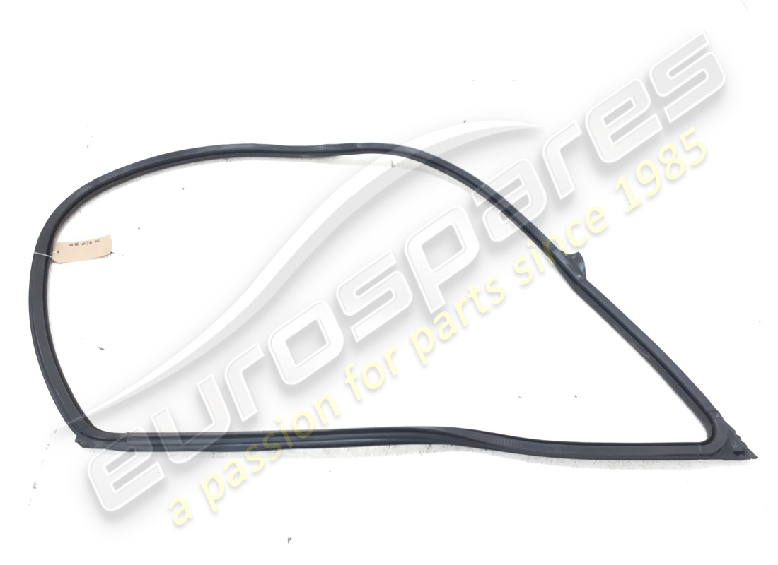 used maserati lh rear door glass scraper g. part number 670032886 (2)