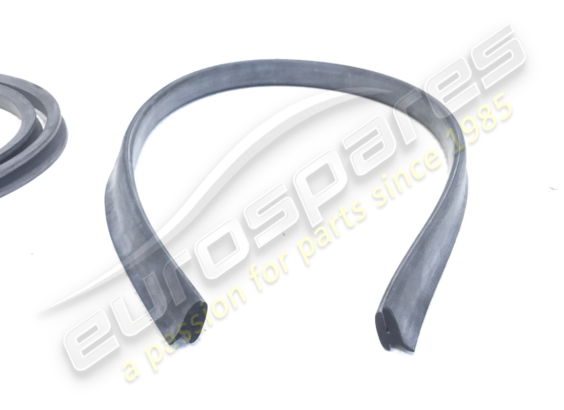 new ferrari rear boot seal. part number 16326190 (4)