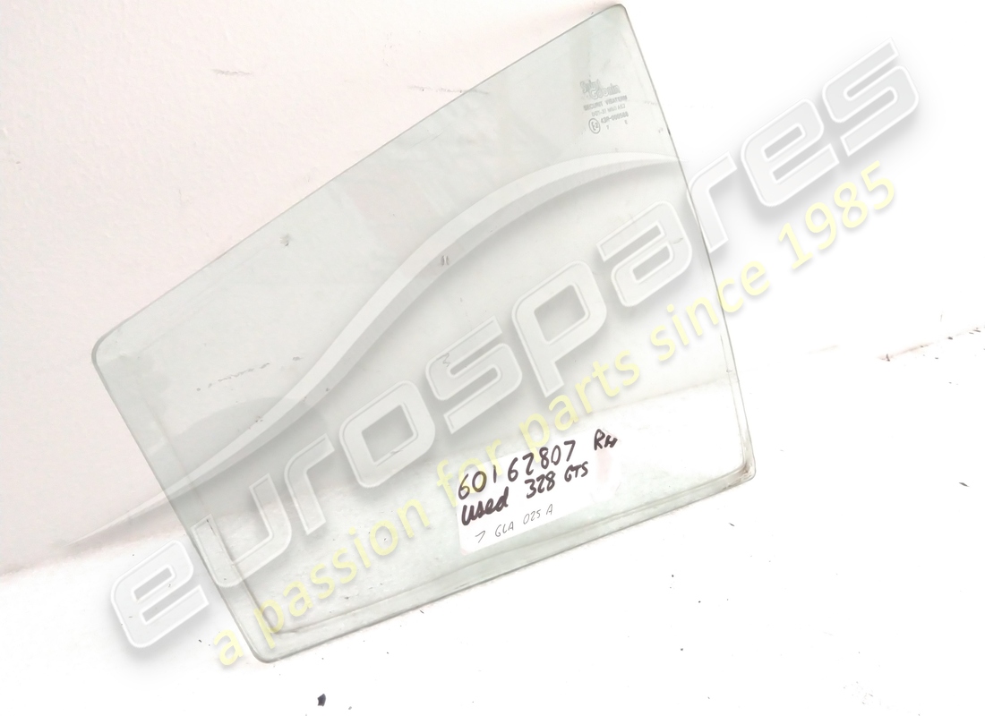 new ferrari rh rear quarter light glass gts. part number 60162807 (2)