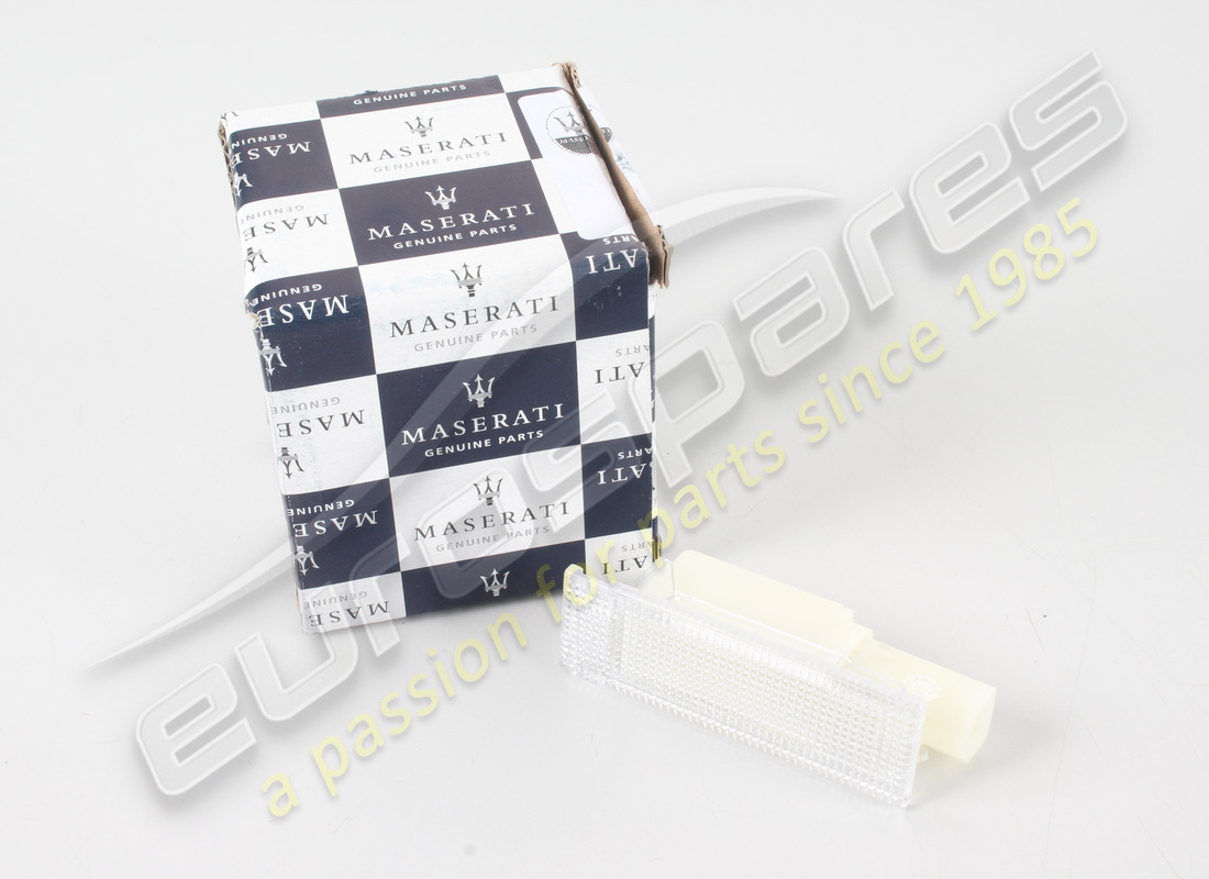 new maserati dome lamp. part number 188250 (1)