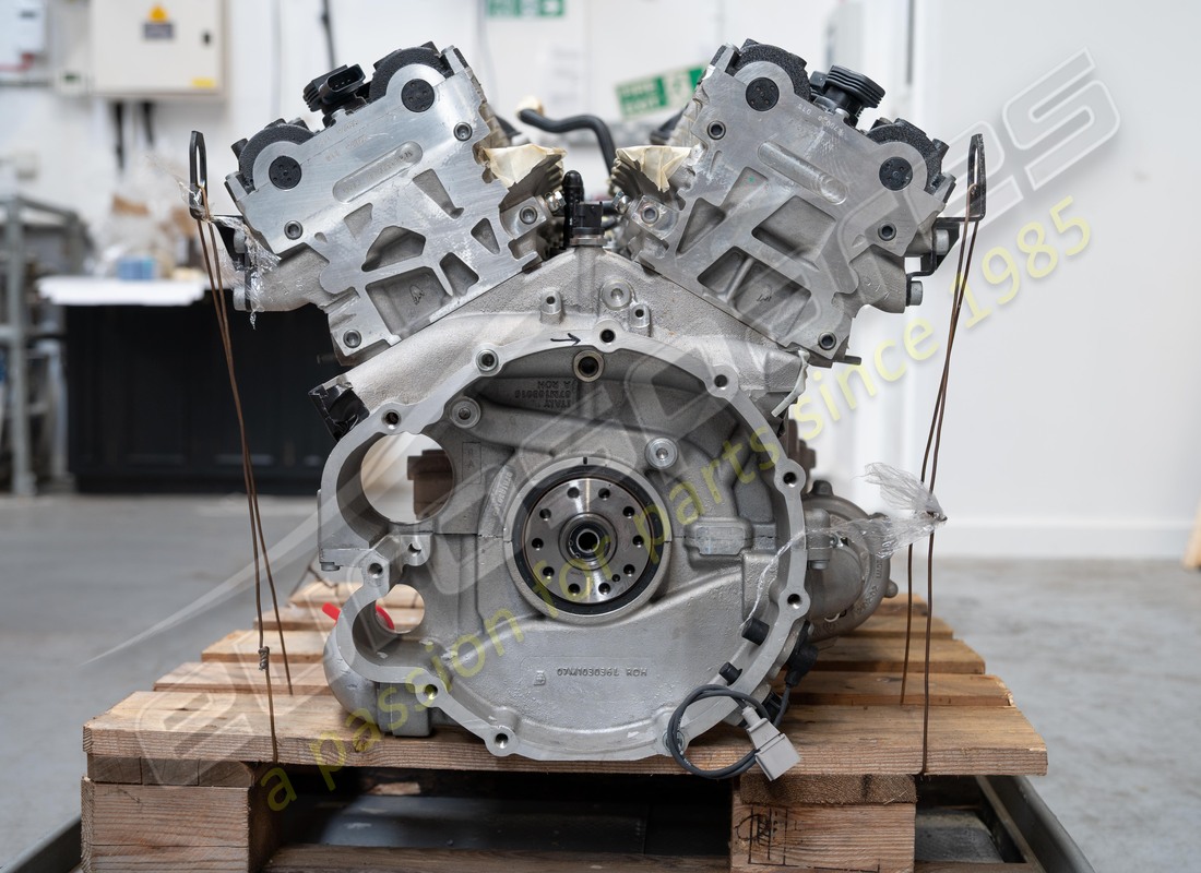 NEW LAMBORGHINI LP700 ENGINE. PART NUMBER 399900140 (1) new lamborghini lp700 engine. part number 399900140 (1)