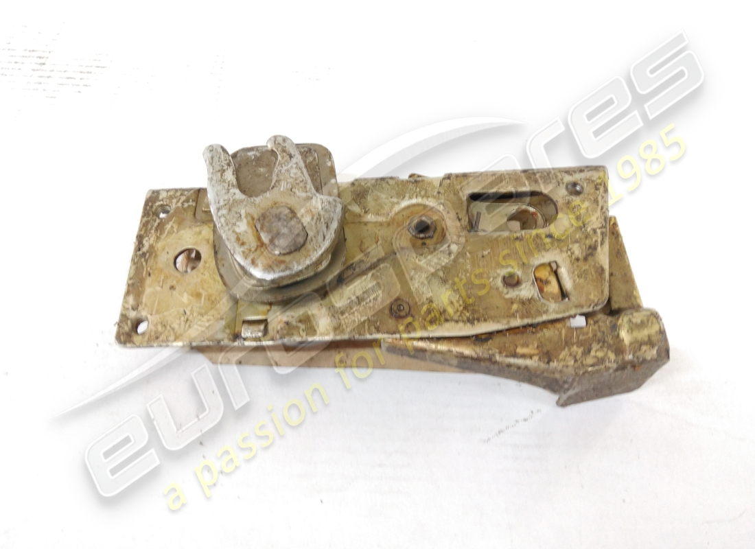 new ferrari rh door lock. part number 2433017201 (3)