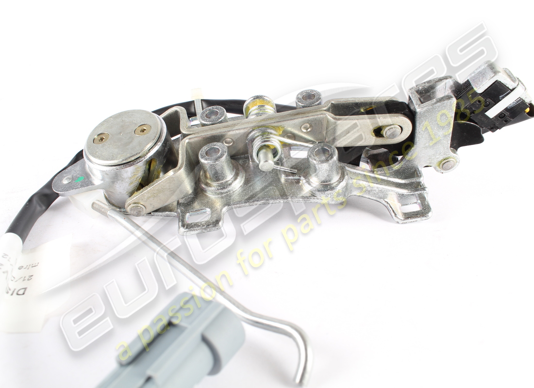 new ferrari rh outer handle. part number 68127300 (3)