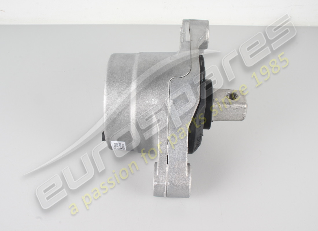 new maserati rubber - lh engine mounting. part number 670004870 (3)