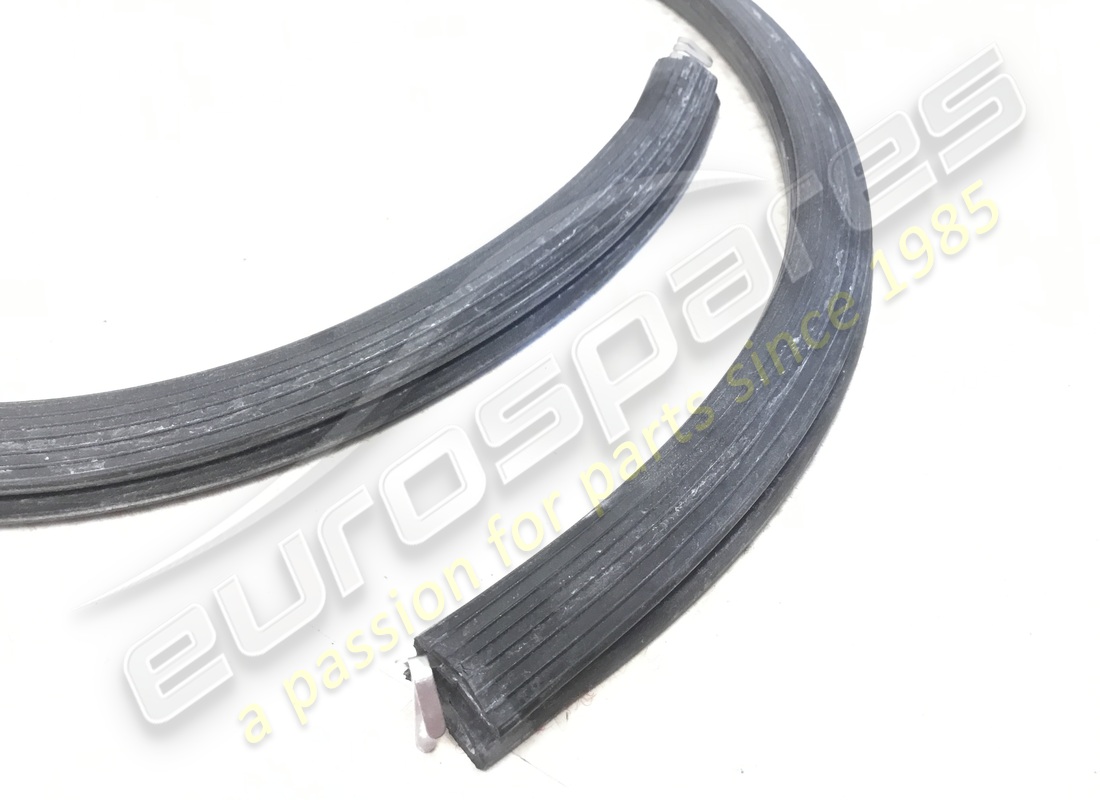 new ferrari rear boot seal. part number 16326190 (2)