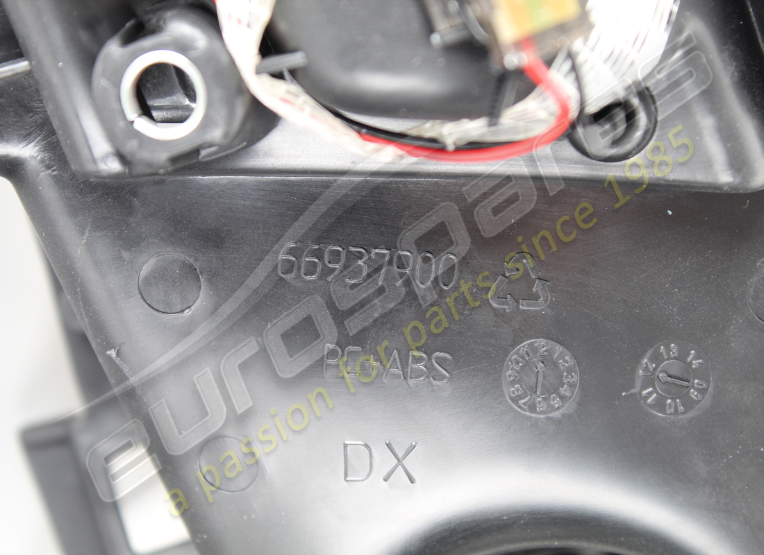 NEW MASERATI COMPLETE RH REAR HANDLE FOR DOOR. PART NUMBER 980139377 (3) new maserati complete rh rear handle for door. part number 980139377 (3)