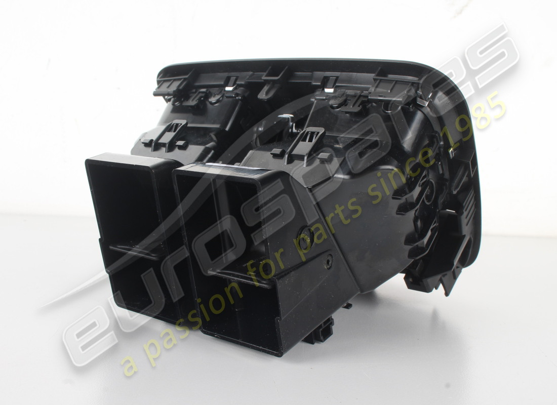 new maserati rear air vent. part number 670149418 (4)