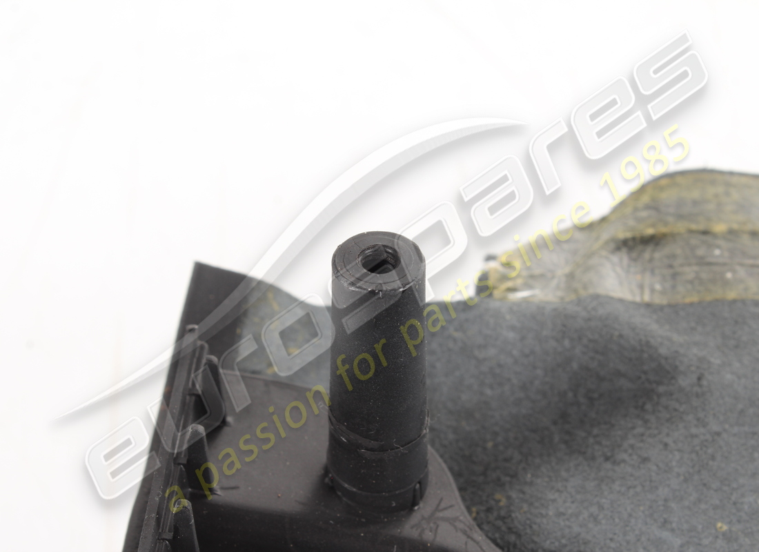 used ferrari upper cover -valid for f1-. part number 68097900 (7)