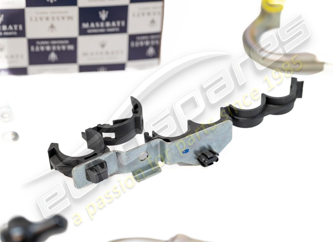 NEW MASERATI GEARBOX OIL EXCHANGER AND PIPES KIT. PART NUMBER 673004769 (7) new maserati gearbox oil exchanger and pipes kit. part number 673004769 (7)