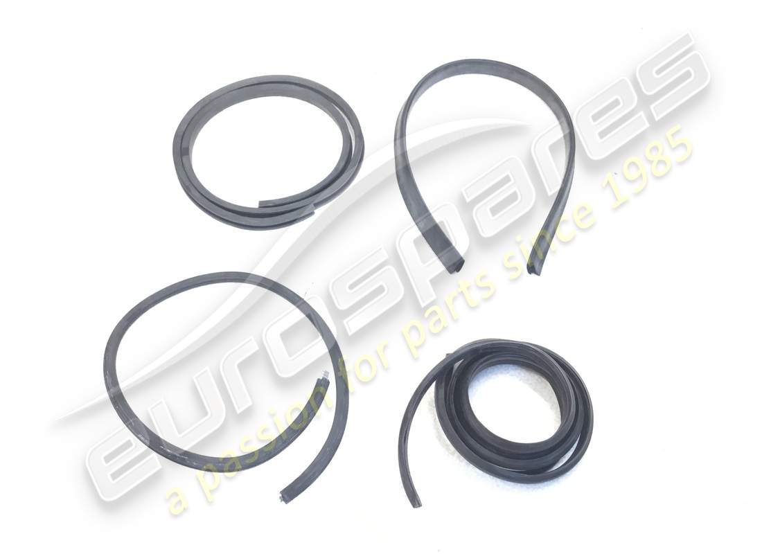 new ferrari rear boot seal. part number 16326190 (1)