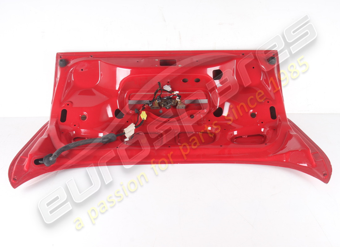 USED MASERATI COMPLETE REAR BONNET. PART NUMBER 68289500 (7) used maserati complete rear bonnet. part number 68289500 (7)