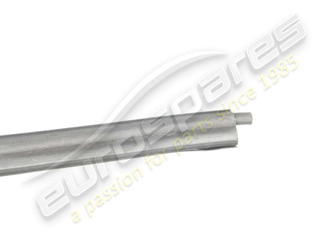 used ferrari lh door perimeter seal. part number 82200000 (3)