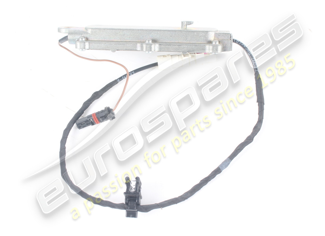 USED LAMBORGHINI ANTENNA AMPLIFIER. PART NUMBER 4S0035225 (2) used lamborghini antenna amplifier. part number 4s0035225 (2)