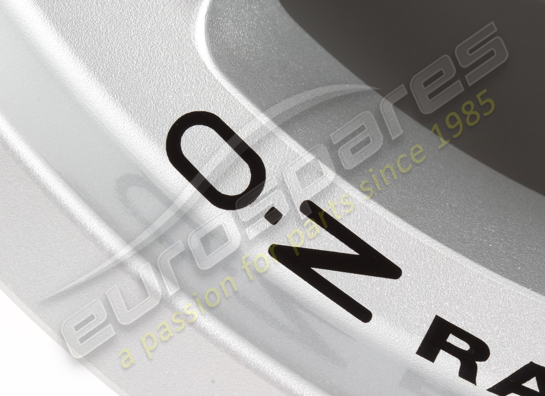 new ferrari rear wheel - oz racing (13jx17''). part number a2128 (3)