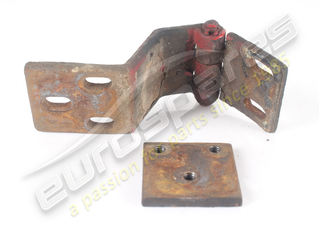 USED Ferrari HINGE . PART NUMBER 40028706 (1) USED Ferrari HINGE . PART NUMBER 40028706 (1)
