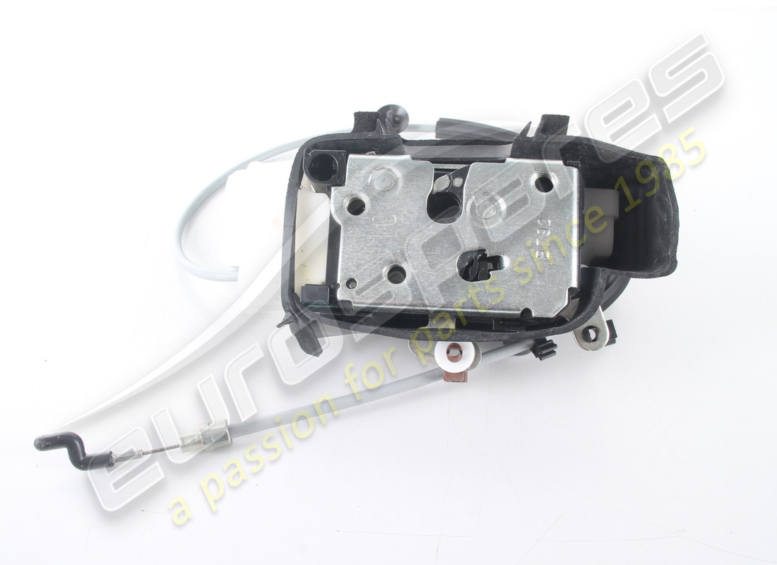 new maserati rh door lock. part number 68893300 (1)