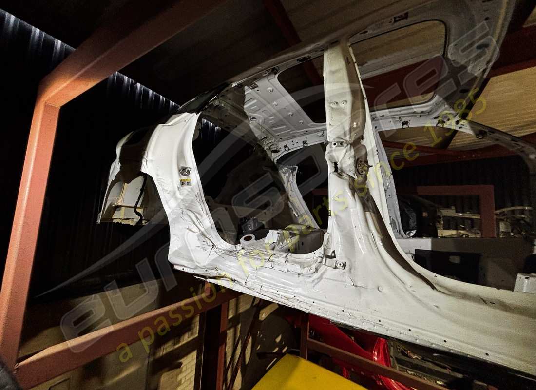 used lamborghini complete bodyshell. part number 4m0802123body (2)