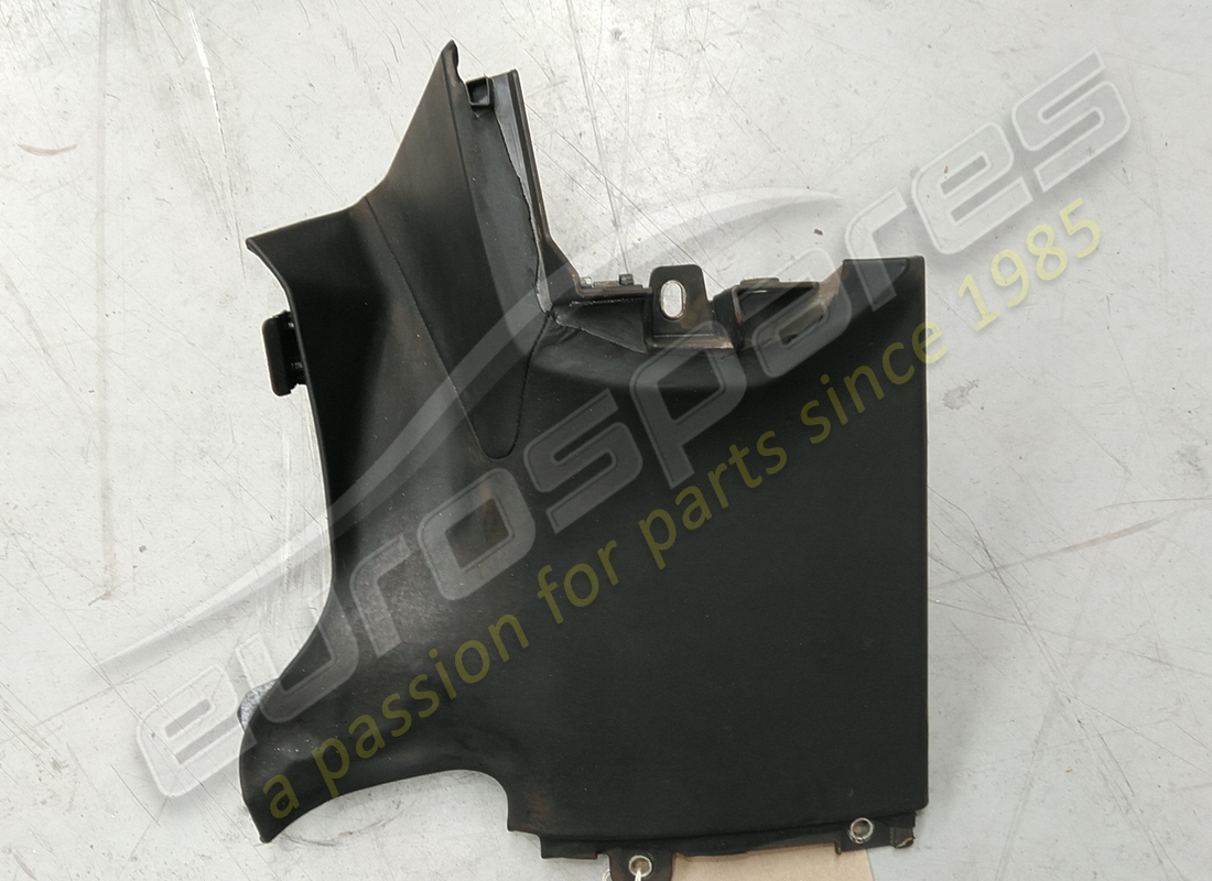 damaged ferrari rear screen lh lateral trim. part number 88028200 (1)