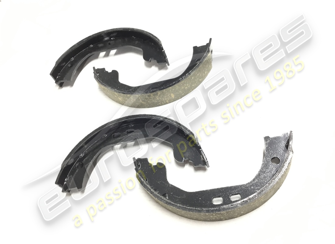 new maserati rear moulded shoes kit. part number 673000035 (1)