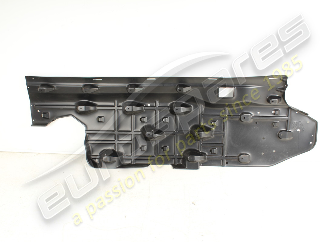 new maserati rh center aerodynamic bottom. part number 670032422 (2)