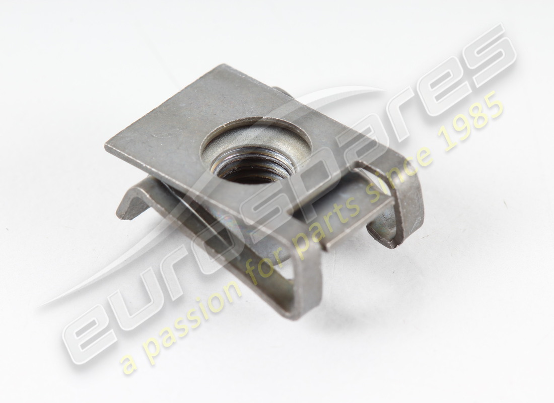new maserati bracket. part number 67278400 (2)