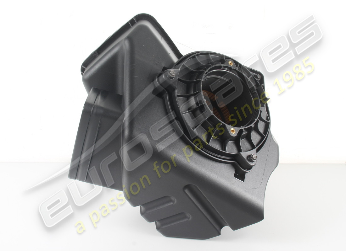 new maserati air filter box assembly. part number 670033791 (1)