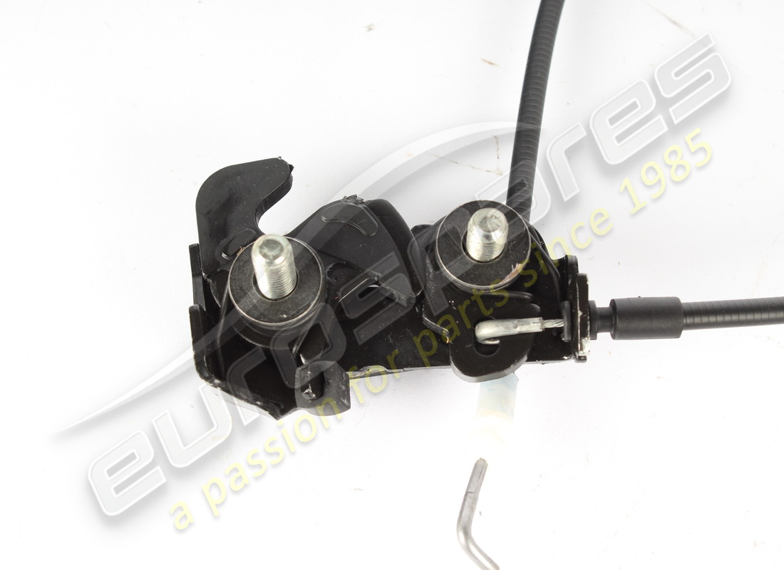 used ferrari rh lock. part number 83875900 (2)