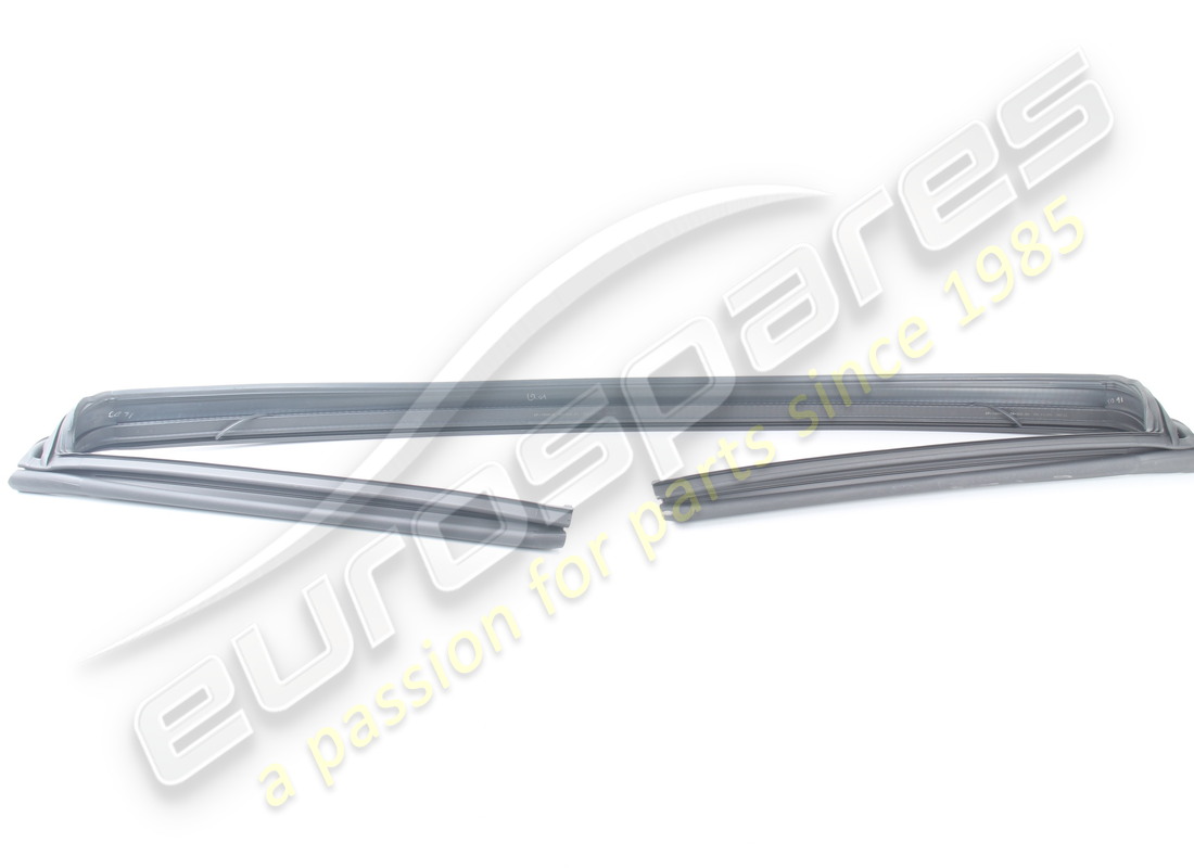 new ferrari front capote gasket. part number 80458300 (2)