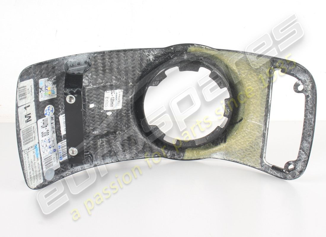 new ferrari rh air outlet plate. part number 81200800 (3)
