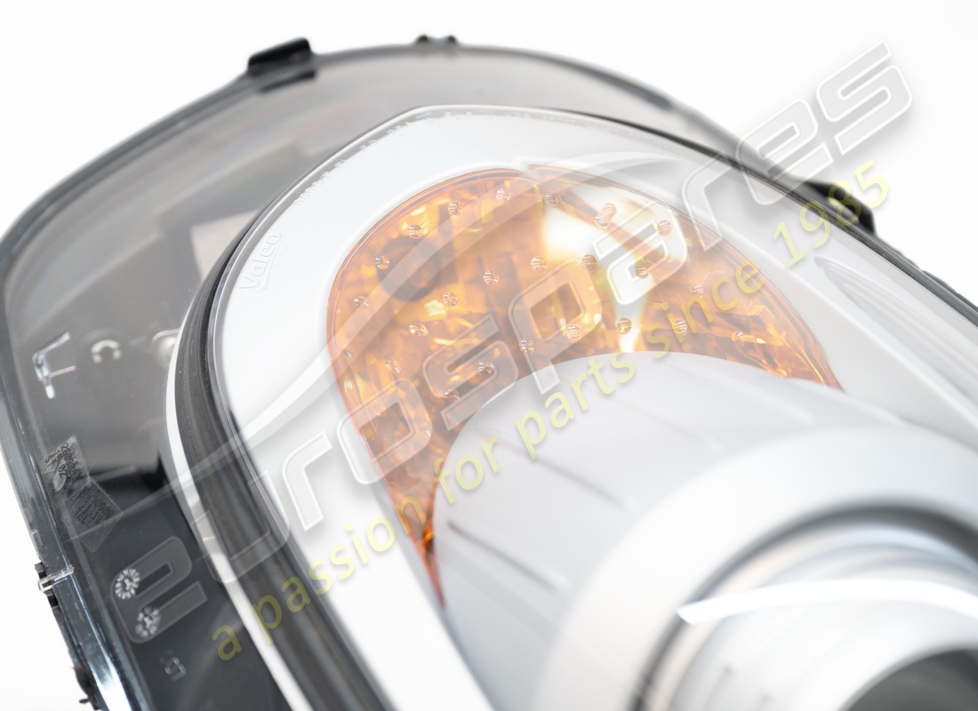 new ferrari rh headlight low/high beam. part number 204719 (3)