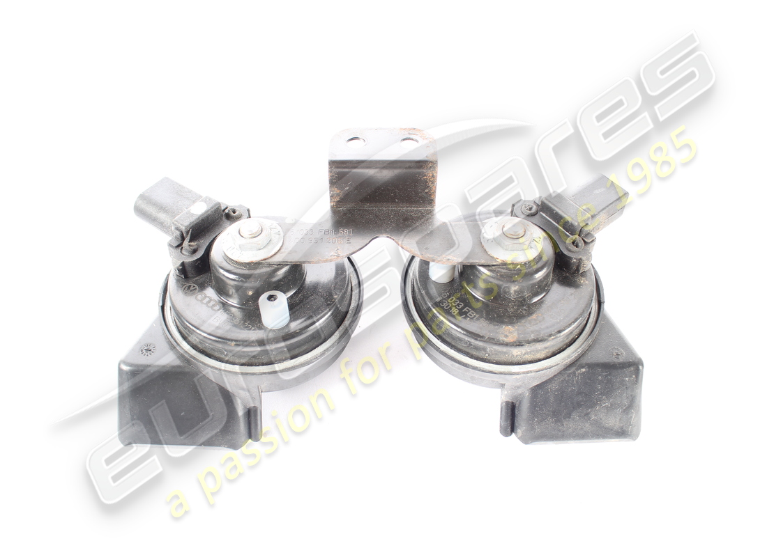 USED LAMBORGHINI FANFARE W.BRACKET. PART NUMBER 400951206E (2) used lamborghini fanfare w.bracket. part number 400951206e (2)