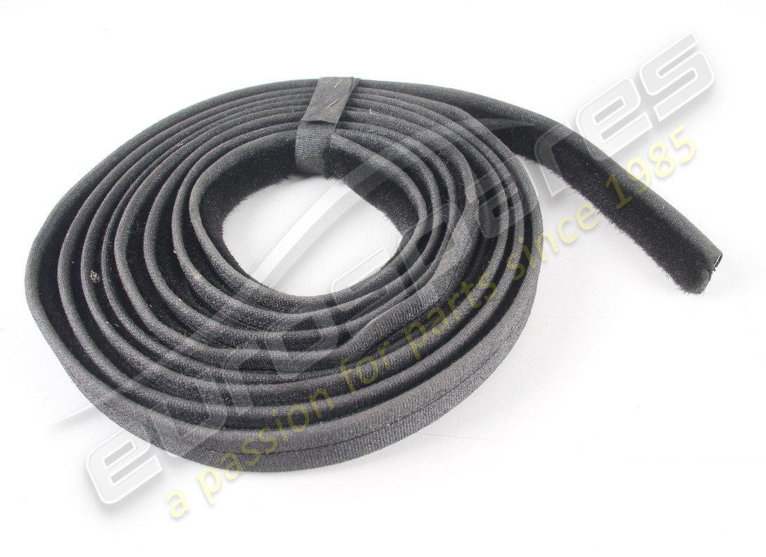 new maserati rh/lh glass scrapper felt. part number 15318892 (1)
