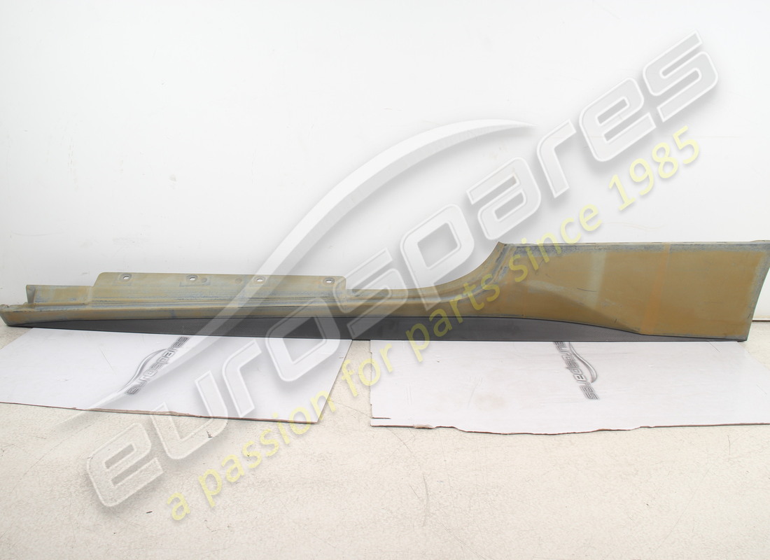 NEW (OTHER) Ferrari LH UNDERDOOR TRIM . PART NUMBER 83261500 (1)