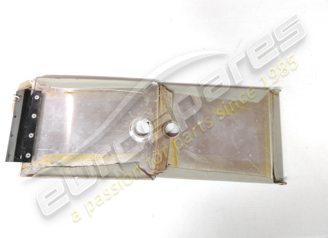 used ferrari lid with hinge. part number 62328600 (2)