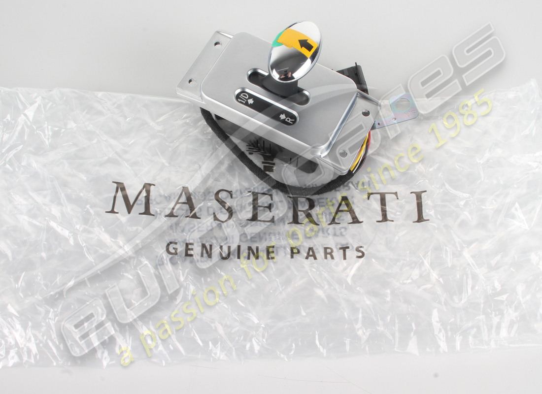 new maserati reverse control panel. part number 237393 (3)