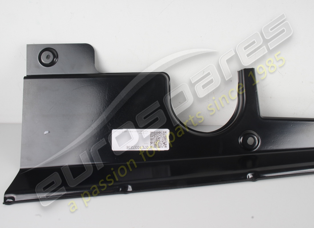 new lamborghini cover engine bay. part number 07l103723e (2)