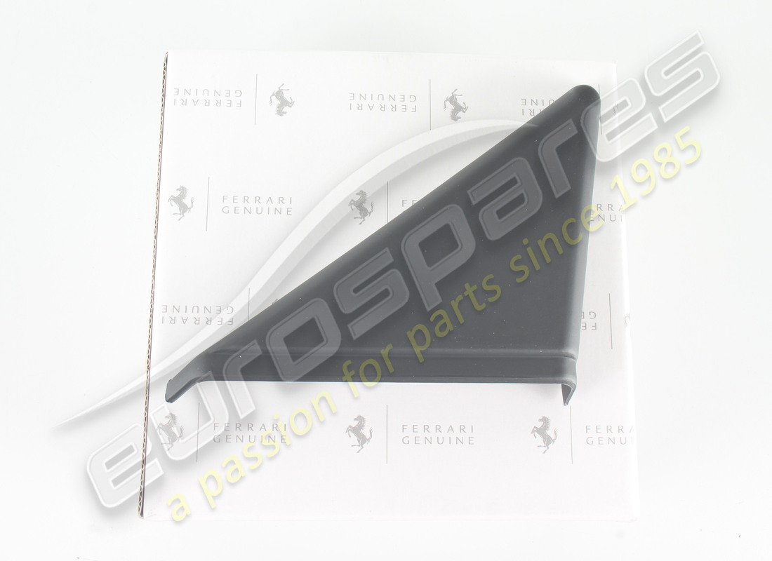 new ferrari rh inner moulding triangle. part number 64586500 (3)