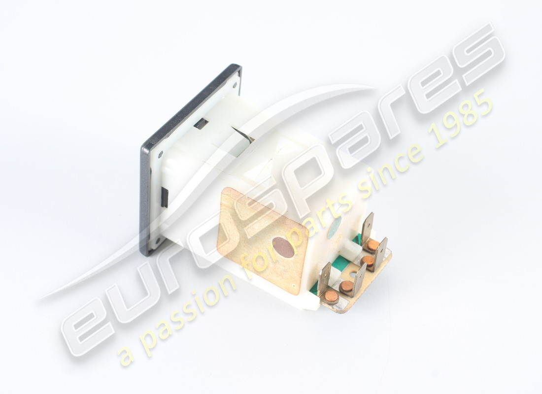 new ferrari fog light switch. part number 121607 (2)