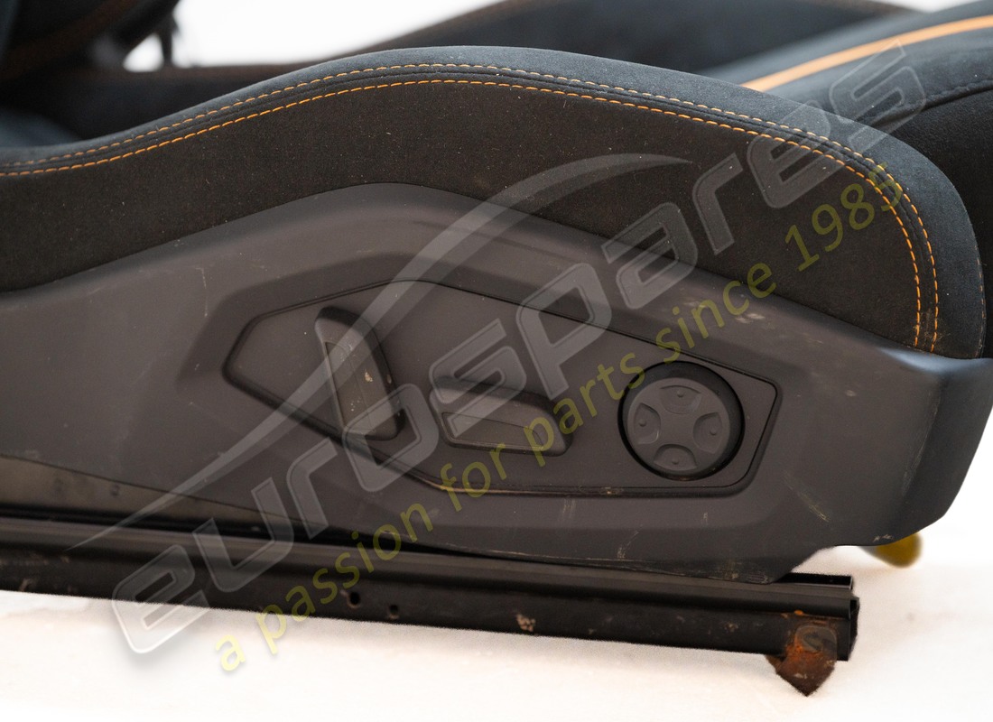 used lamborghini pair of comfort seats. part number 4t0882011bw (10)