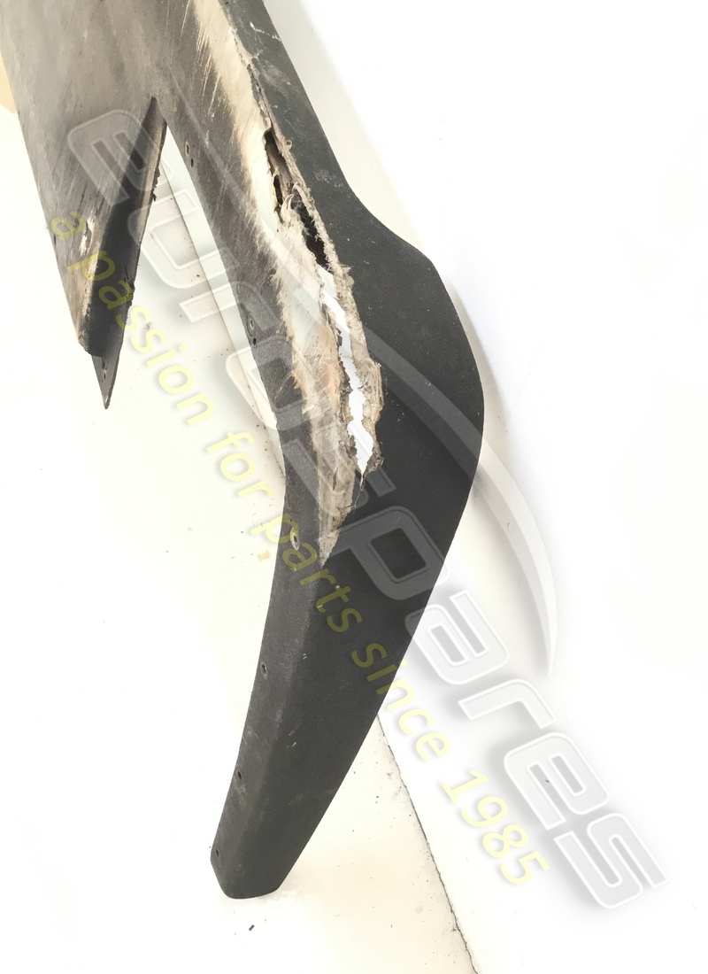 used ferrari spoiler. part number 61777900 (2)